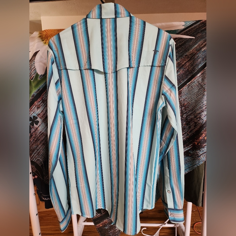 Mens small shirt - Picture 3 of 5